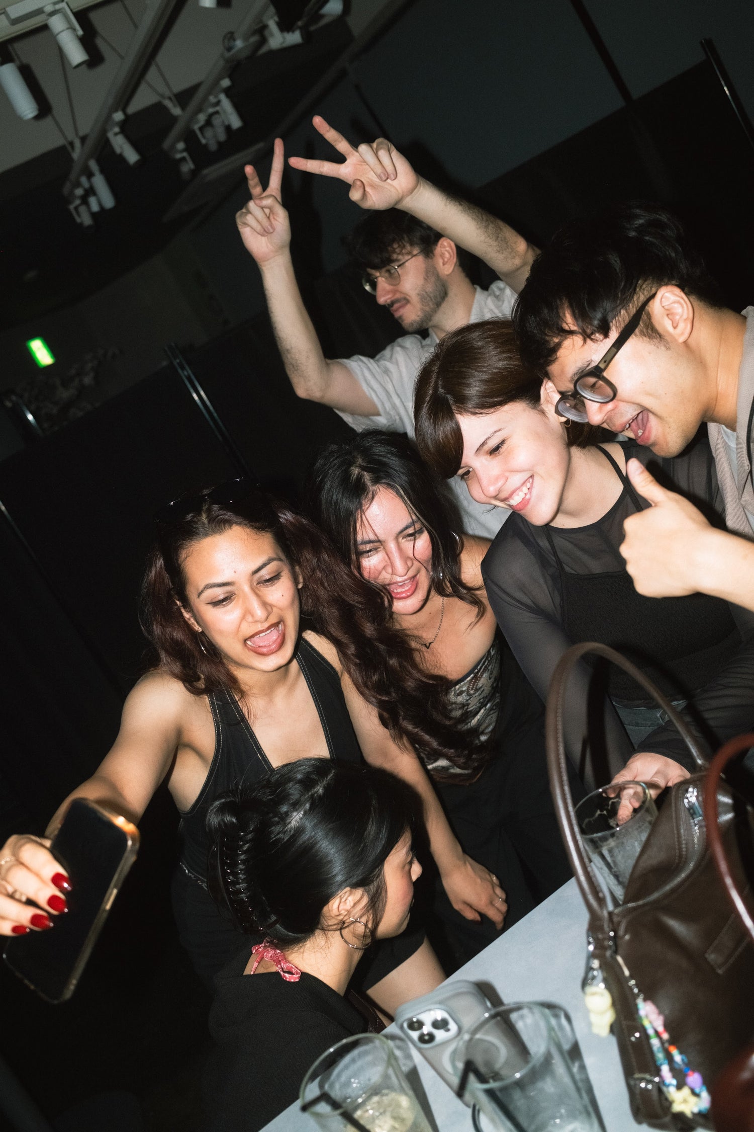 saoko-friends-dancing